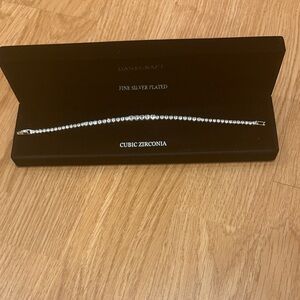 Dazzling Silver Bracelet with Cubic Zirconia